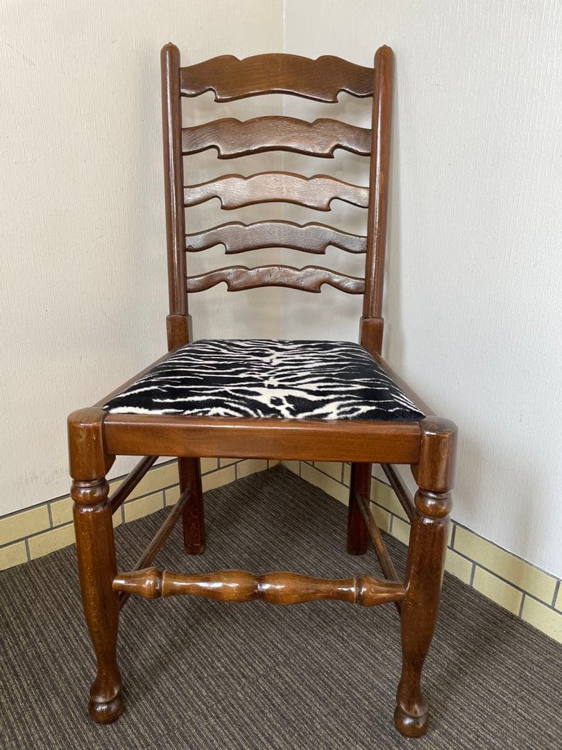 アンティークチェア　ハイバック　ダイニングチェア　ボールアンドクロウ脚　ゼブラ柄