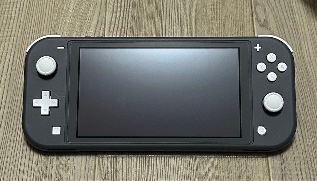 【中古美品】Nintendo Switch Lite 本体　桃太郎電鉄ソフト付き