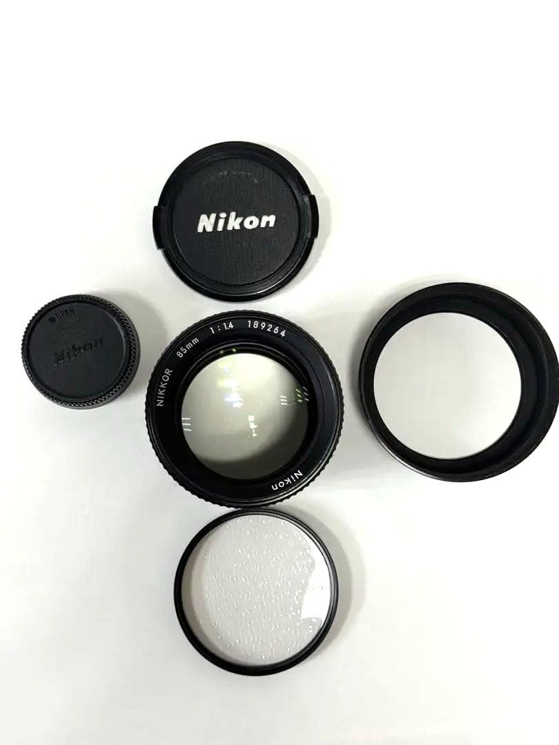 Nikon Ai-S Nikkor 85mm F1.4 フード付き