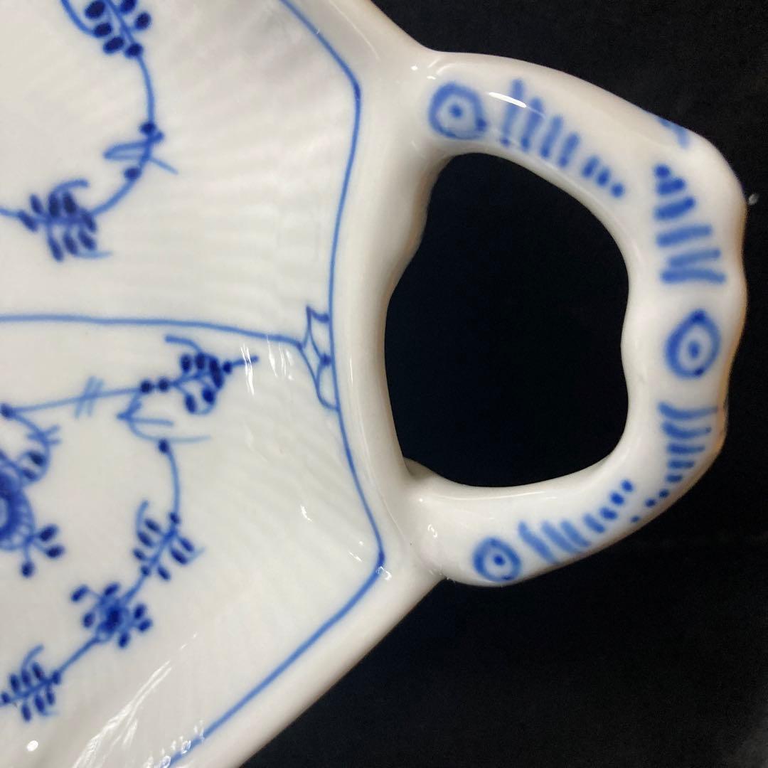 ロイヤルコペンハーゲンブルーフラワーカーブブルーフルーテッド　リーフディッシュ