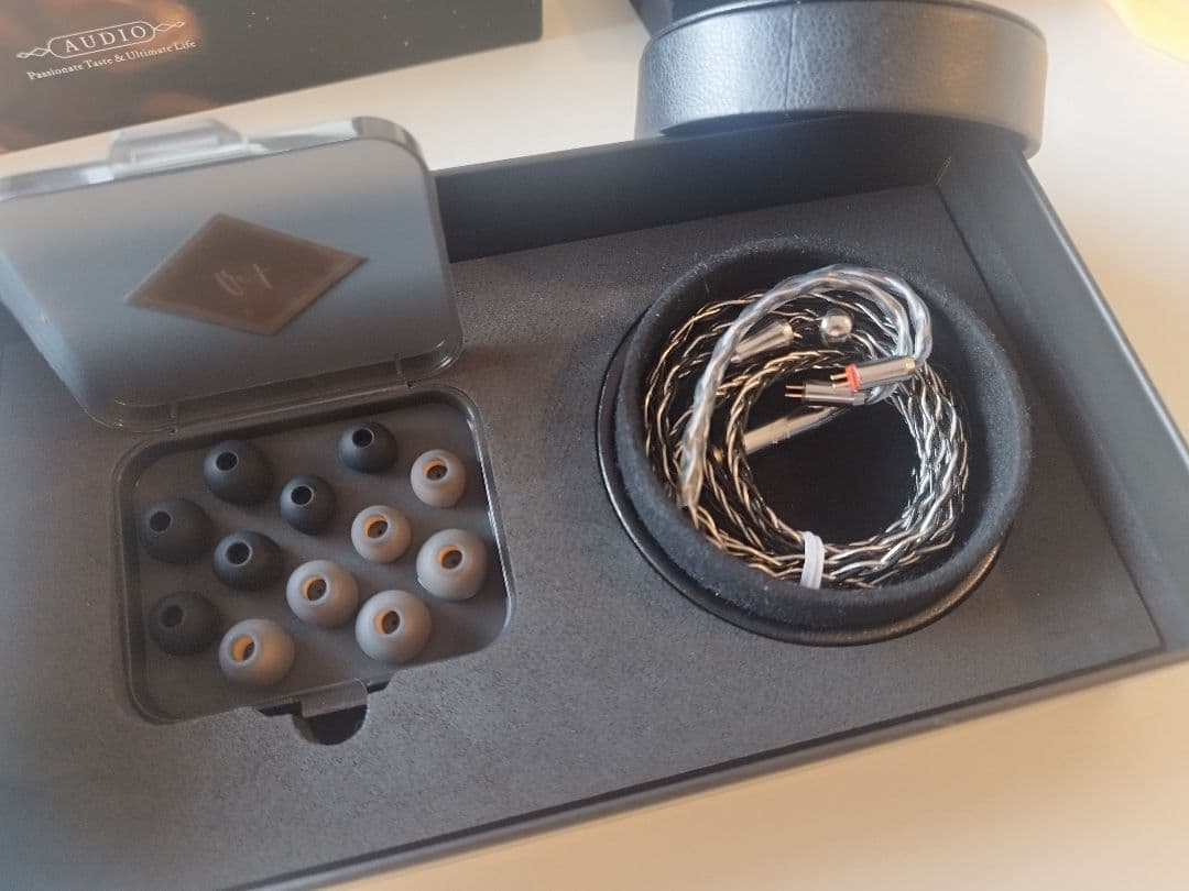 イヤホン qoa margarita