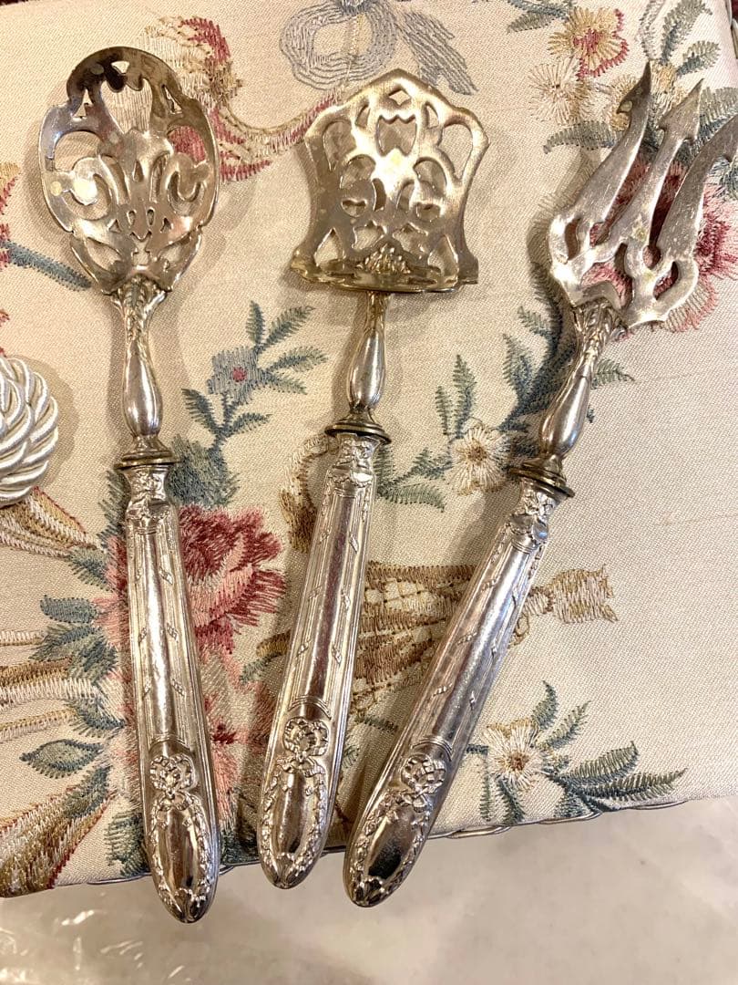 フランスアンティーク　リボンモチーフ★シルバーのラザニアスプーン