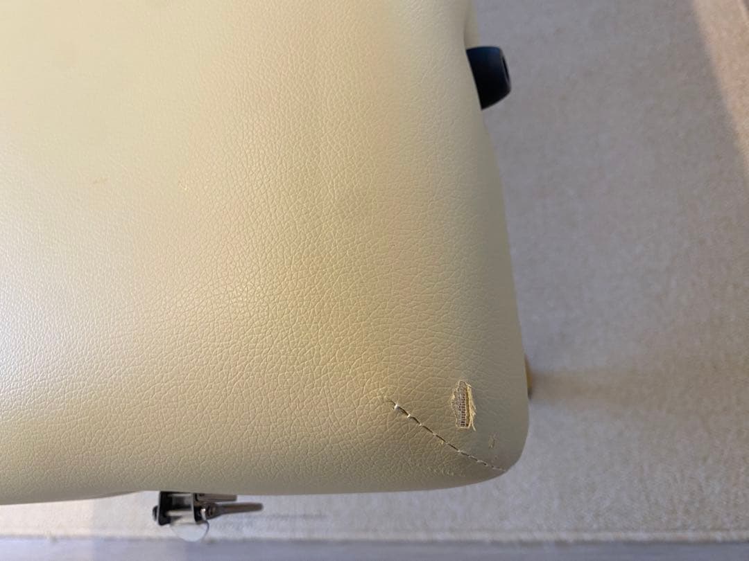 折りたたみ式　マッサージベッド、胸当て、フェイスマットのセット