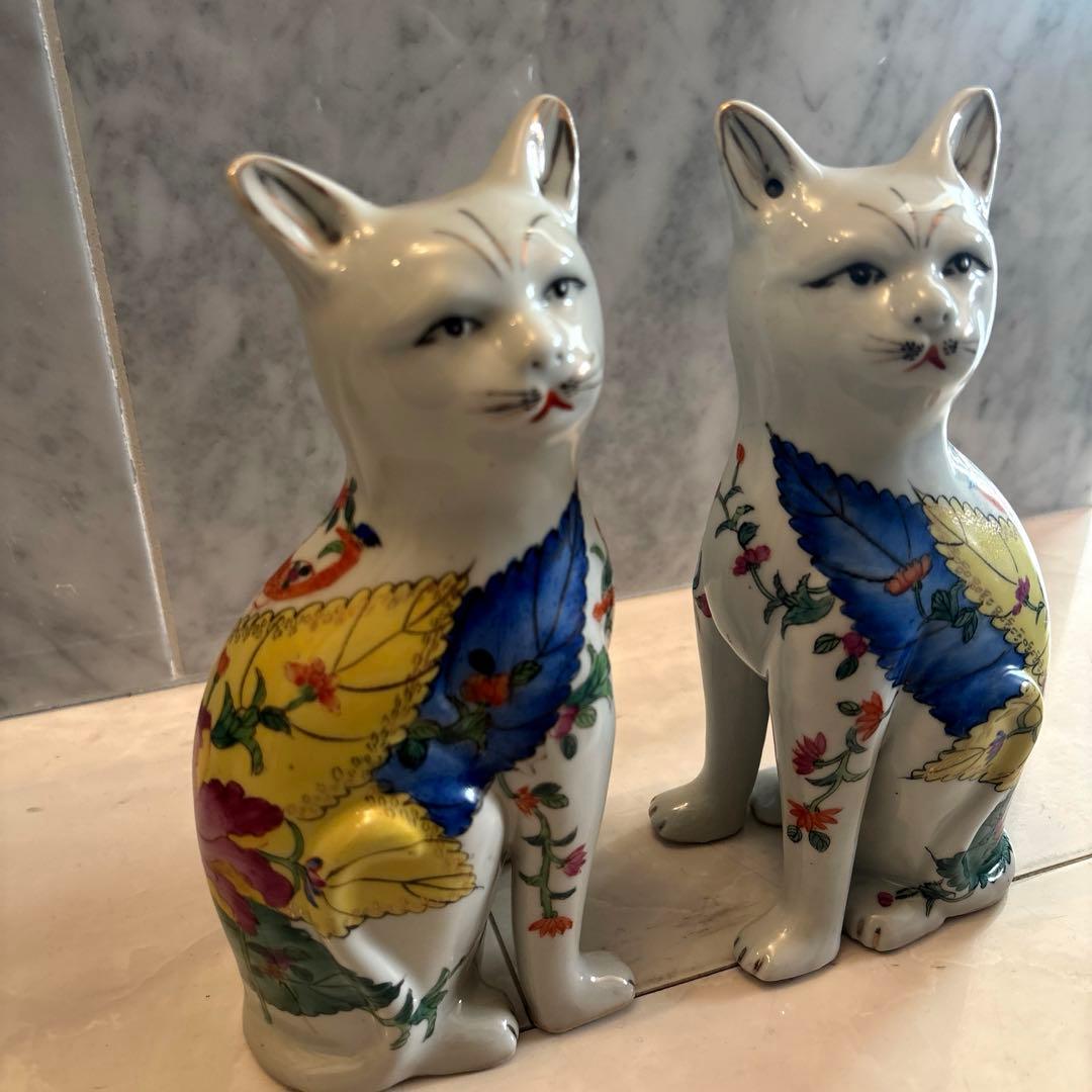 アンティーク　妖艶な瞳と手描きのお花が芸術的な珍しいペア猫ちゃん
