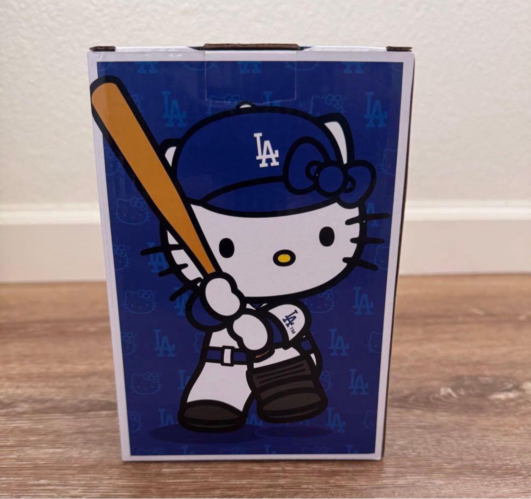 訳あり　ハローキティ　ボブルヘッド　ドジャース　ロサンゼルス　来場者限定　新品