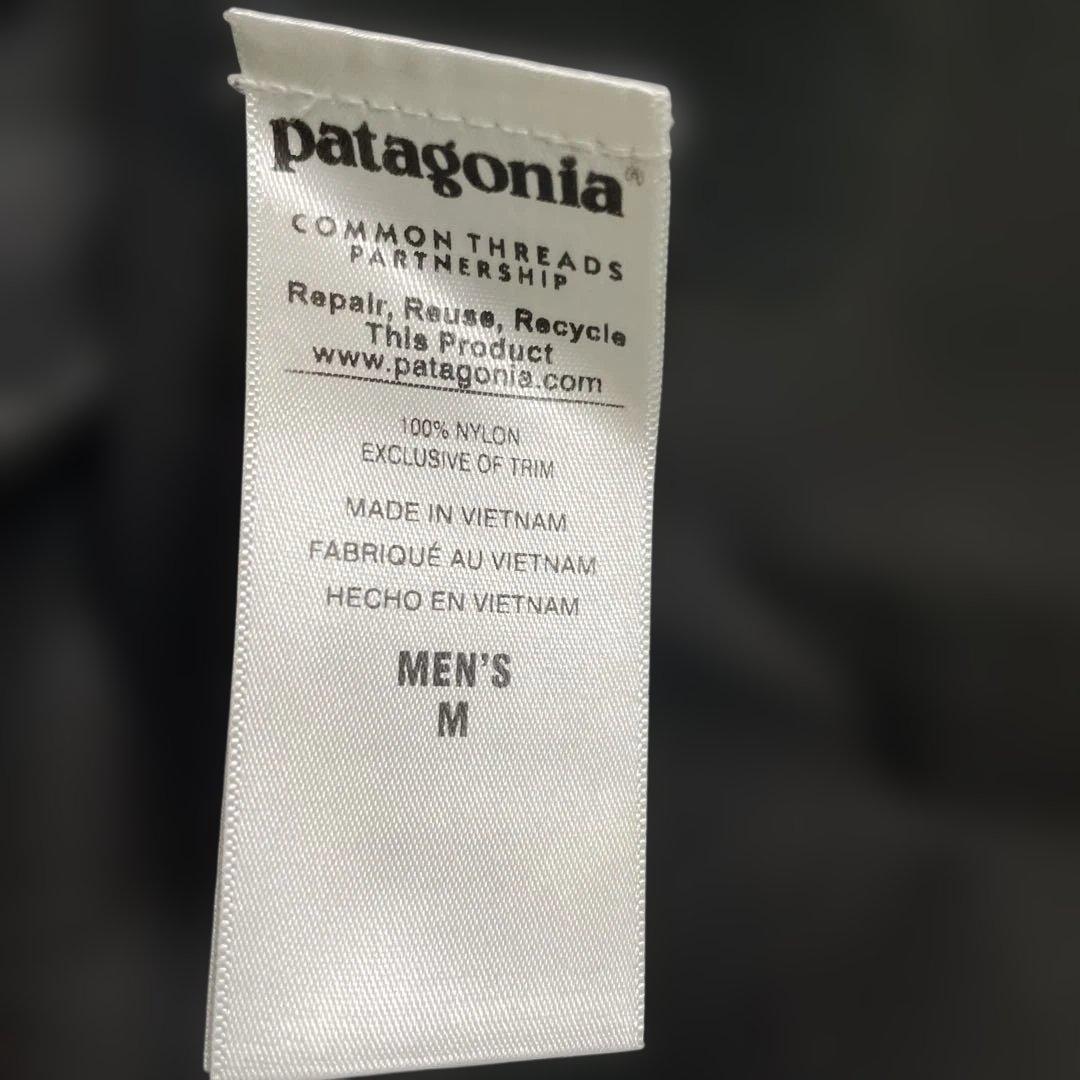 patagonia 黒 ナイロンジャケット フード付き