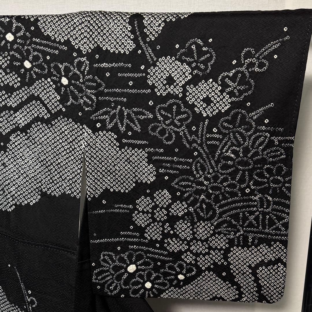 D18 訪問着 総絞り 黒地 正絹 着物 袷 美品