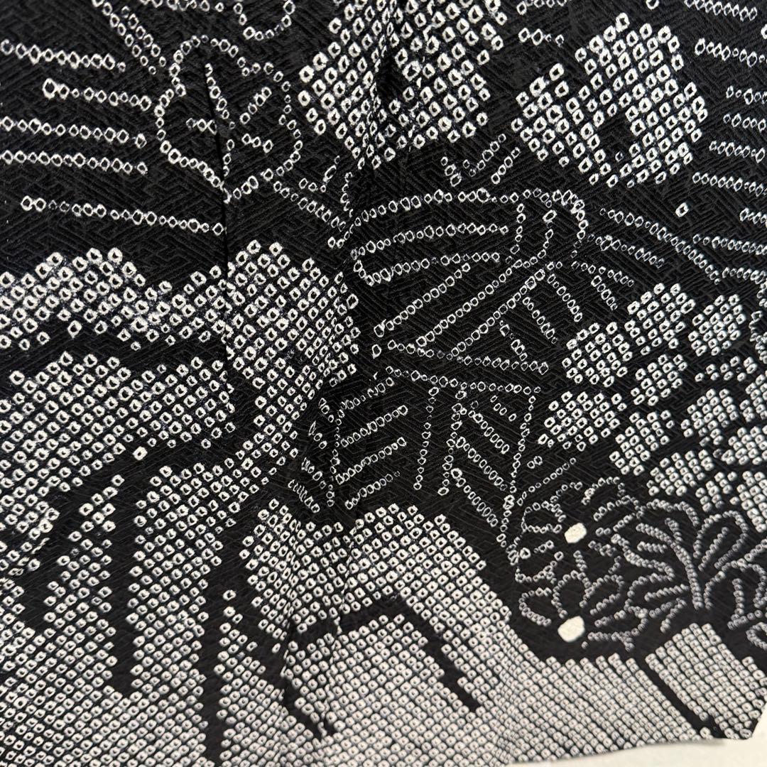 D18 訪問着 総絞り 黒地 正絹 着物 袷 美品