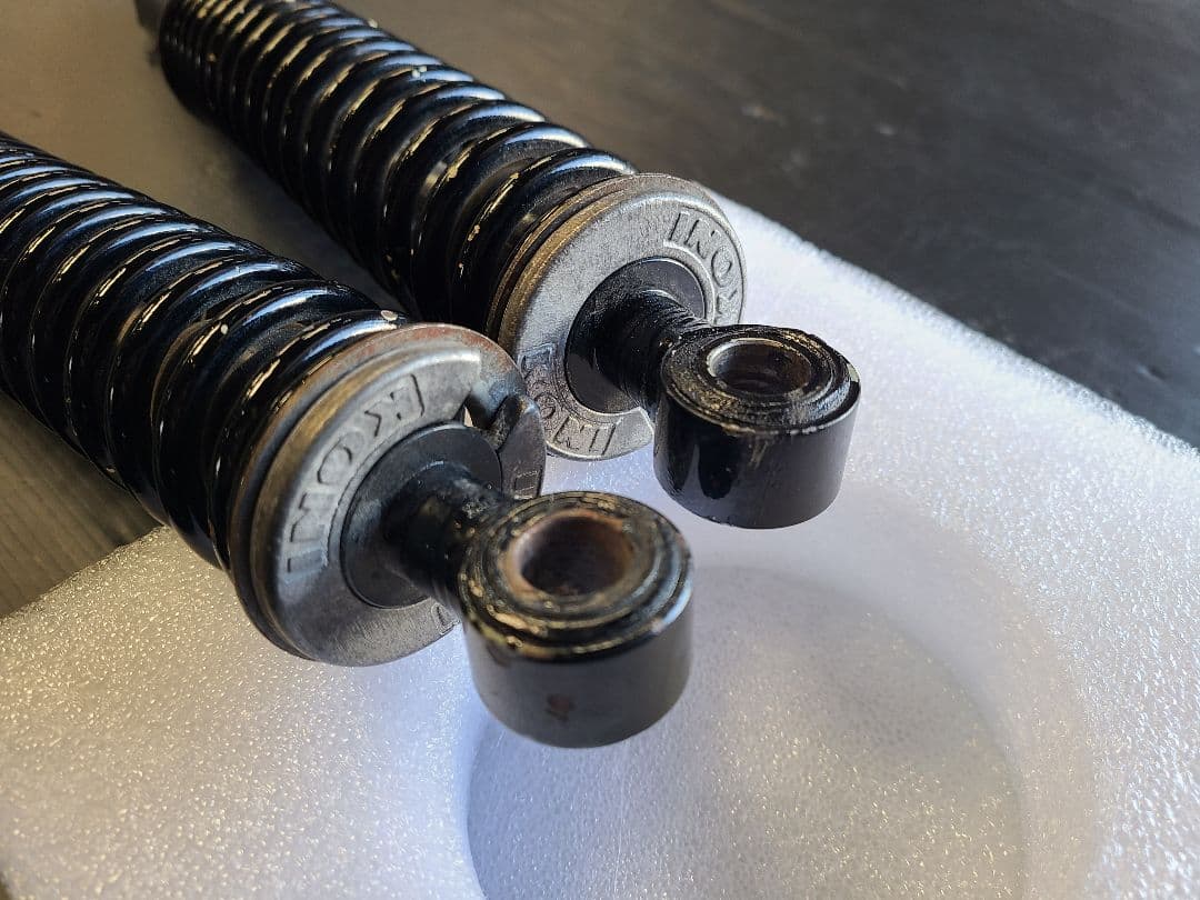 当時物 初期 76F-1282? コニー 細巻き KONI サスペンション