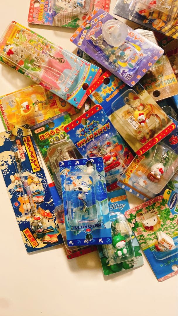 [大量放出]ご当地キティファスナーマスコット　ストラップ40個