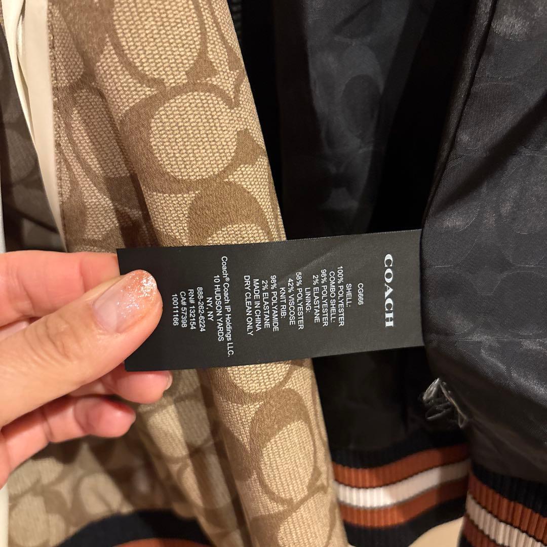 COACH ロゴパターン スタジャン