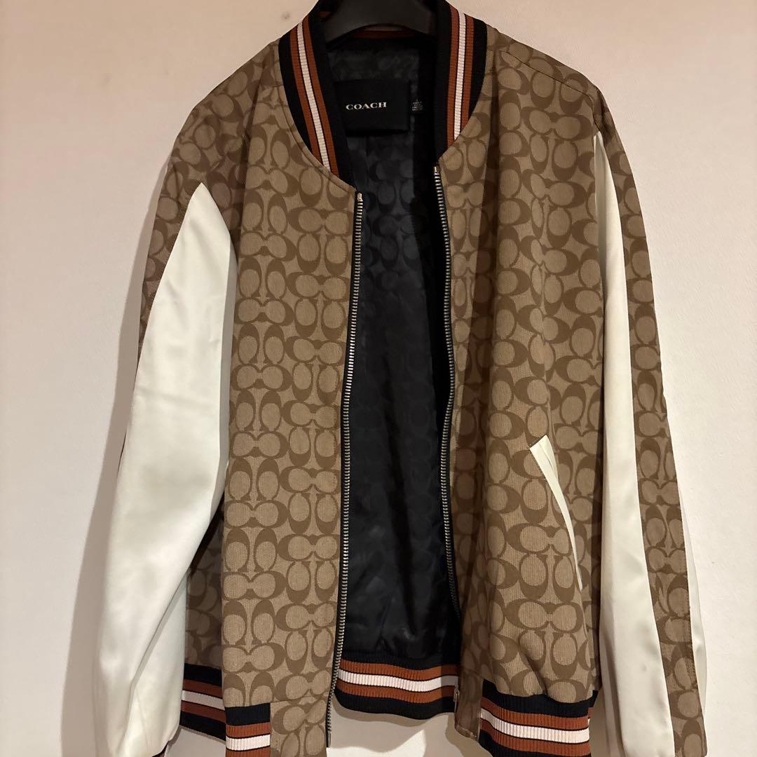 COACH ロゴパターン スタジャン