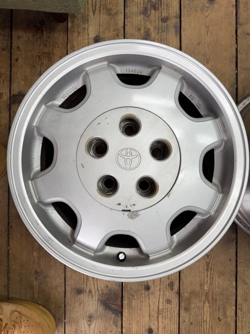 コーンスープとペヤングハイエースワゴン 100系 純正 アルミホイール4本