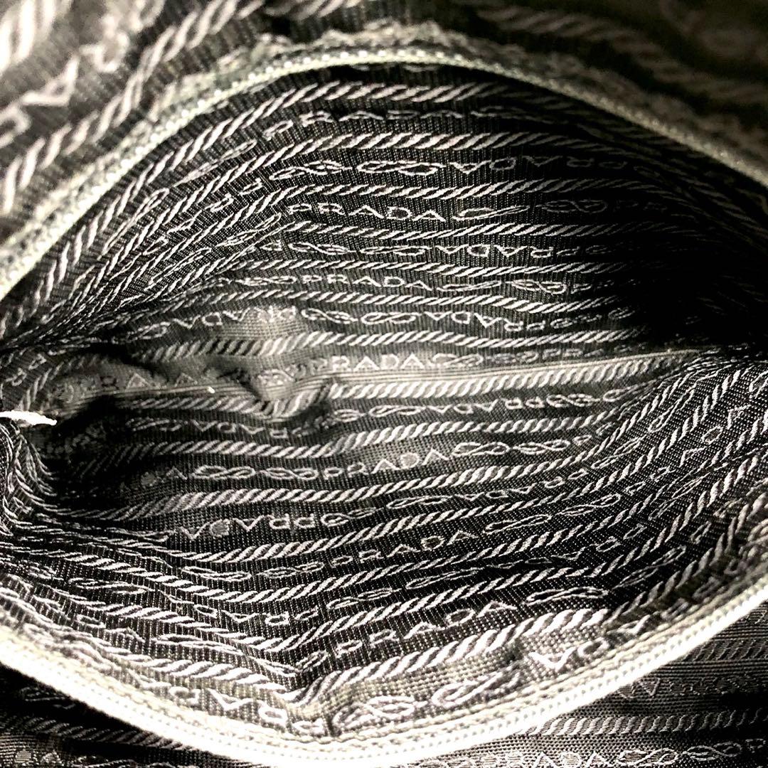 ✨美品✨プラダ ショルダーバッグ 三角ロゴ シルバー金具 ナイロン レザー 黒