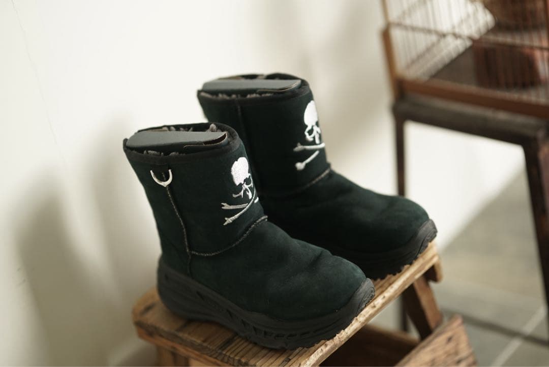 美品mastermind UGG バックジップ スカル刺繍 ムートン ブーツ