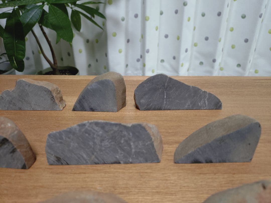 結婚式　席札　テーブルナンバー　アクセサリースタンド　ペーパーウェイト　大理石？