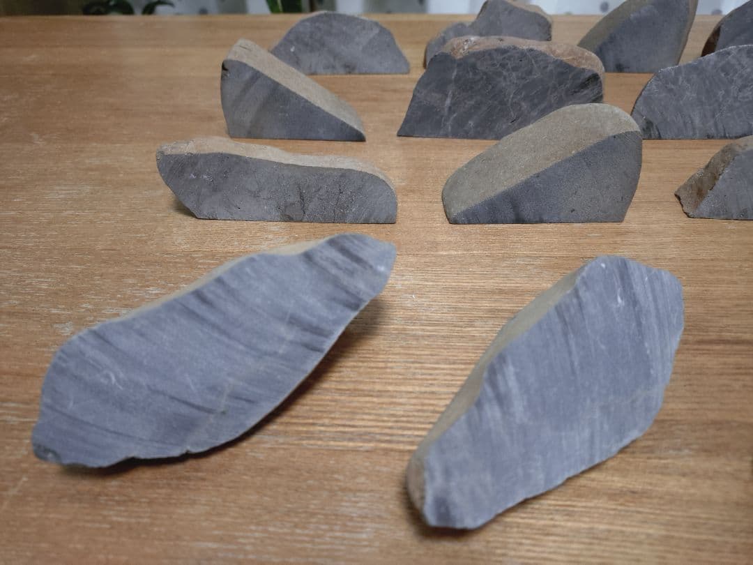 結婚式　席札　テーブルナンバー　アクセサリースタンド　ペーパーウェイト　大理石？