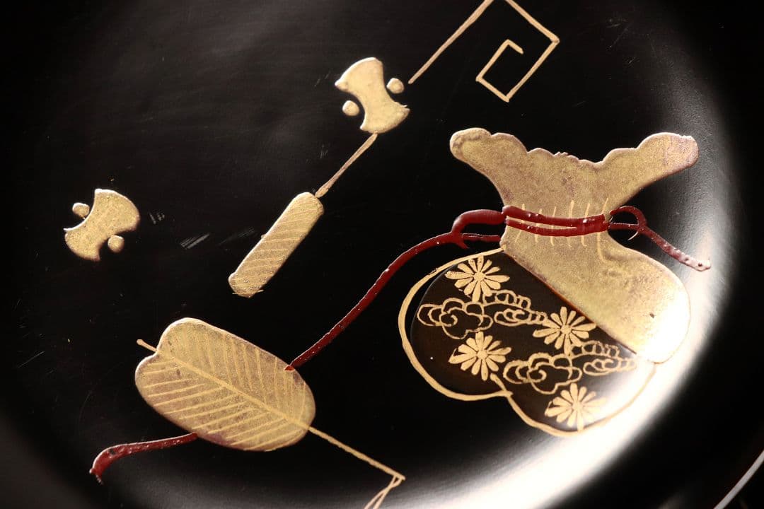 漆芸 時代 宝尽くし図 金蒔絵 黒塗 木皿 九客 天然木 明治大正 【CM59】