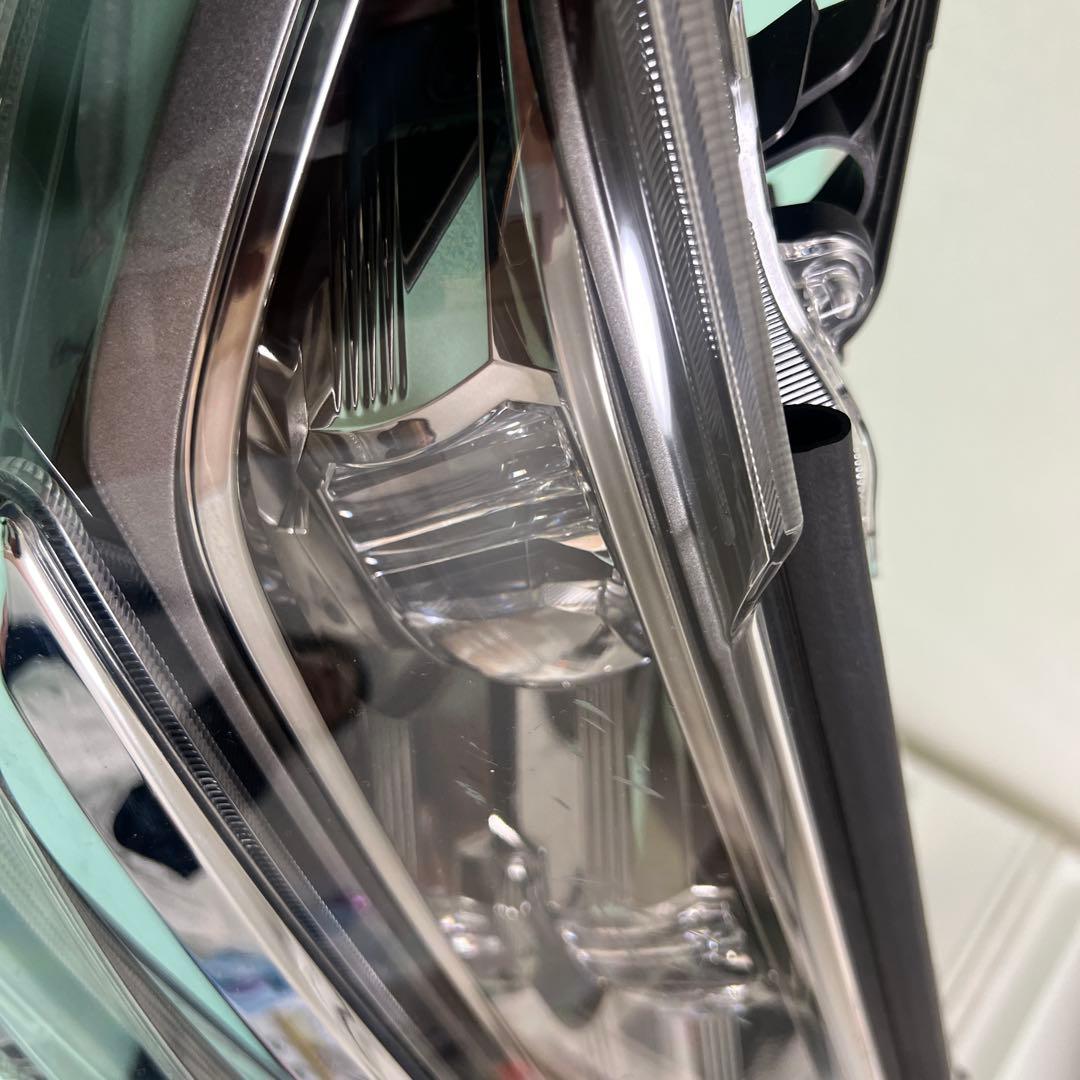 アルファード３０後期　２眼LED左ヘッドライト