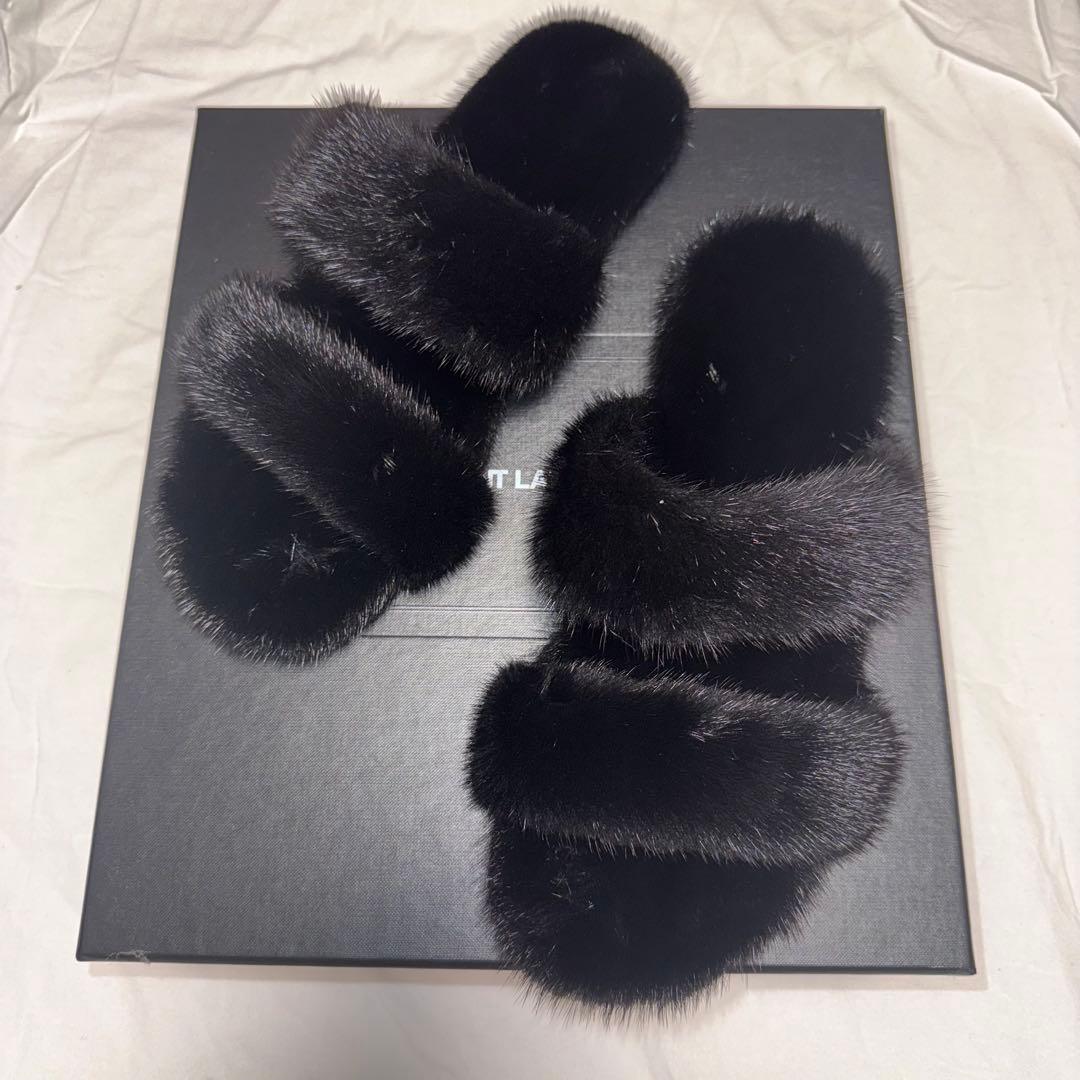 テ*ァ様 SAINT LAURENT ブラックファー・リアルミンクサンダル 44