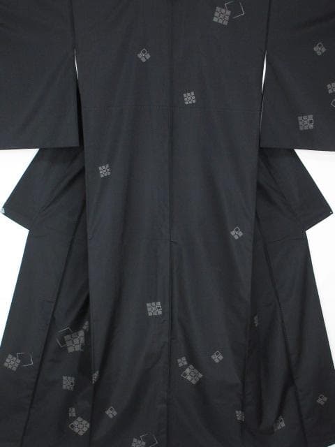 未着用に近い！本場縞大島＊本場大島紬＊黒＊飛び柄＊訪問着＊１６４ｃｍ＊裄６５