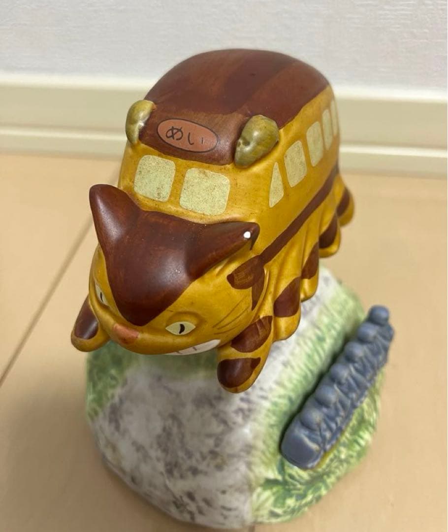 となりのトトロ　ネコバス　オルゴール　置物