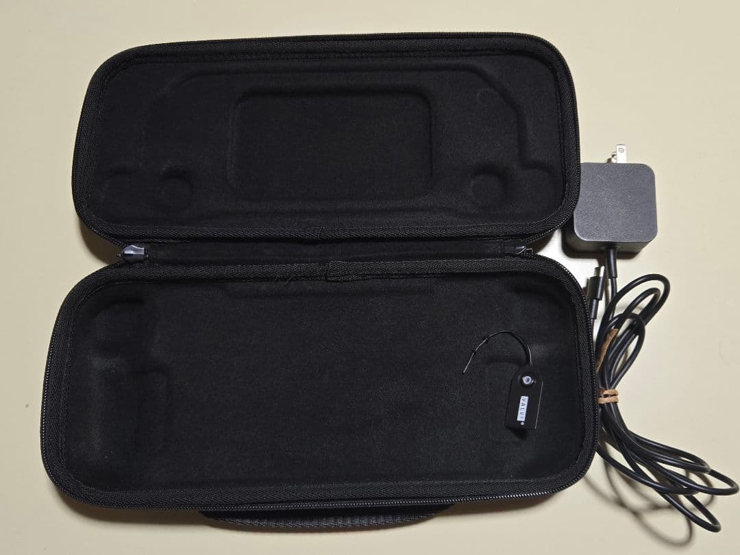 Steam Deck 256GB LCD(本体・ケース・ 充電器)※外箱なし