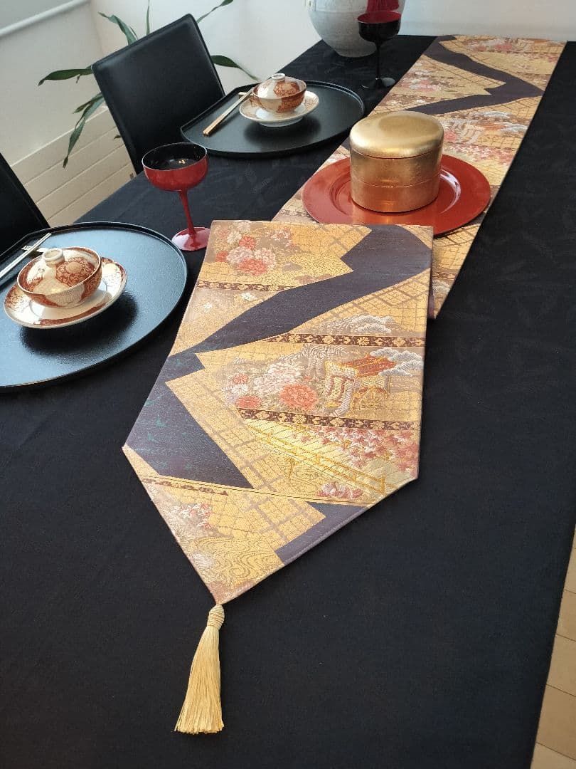 A945★高級‼️豪華刺繍‼️ひな祭り‼️テーブルランナー2m10cm