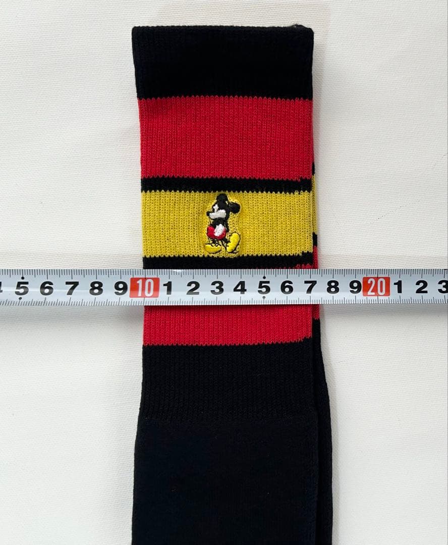 新品soloistソロイスト刺繍 ミッキーマウス 黒 ロングラインソックス 靴下