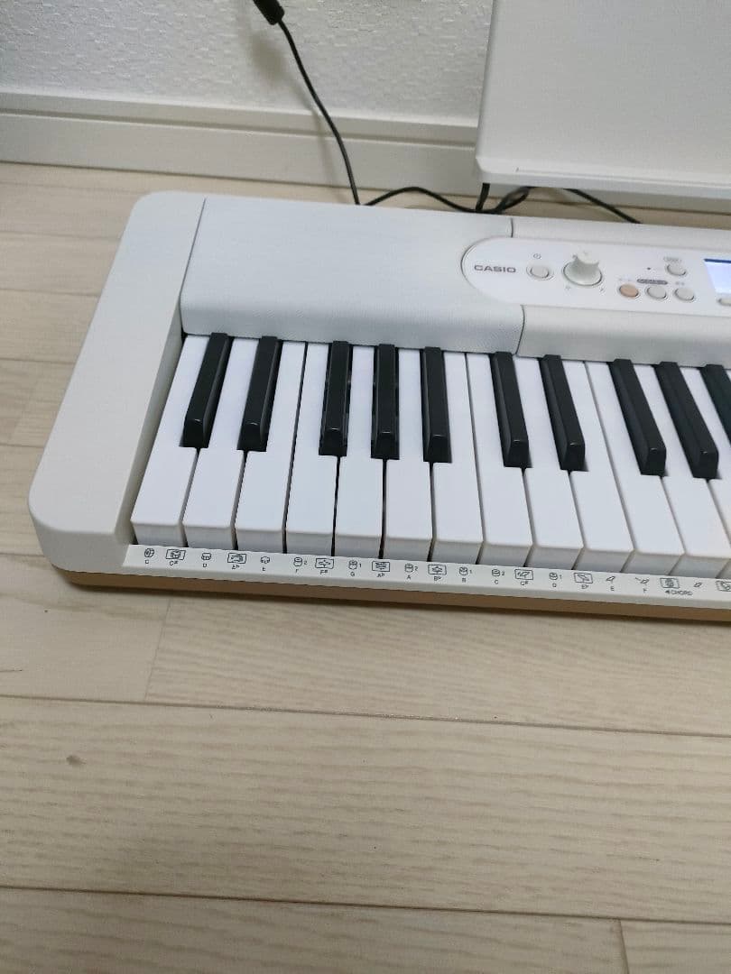 カシオ　電子キーボード　LK-526 2022年製