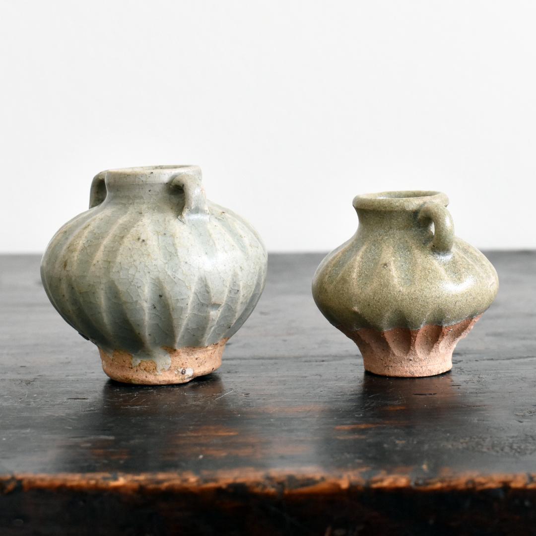 15～16世紀 東南アジア タイ宋胡録青磁鎬文双耳小壺2点セット スンコロク