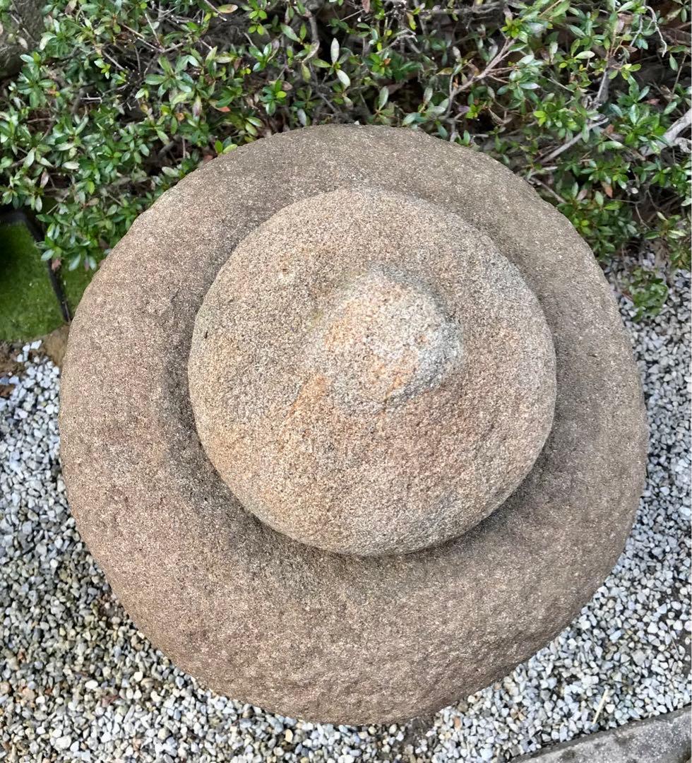 【天然自然石・創作石灯篭・道しるべ灯篭・明かり灯篭・すずらん模様柄花】庭石置物