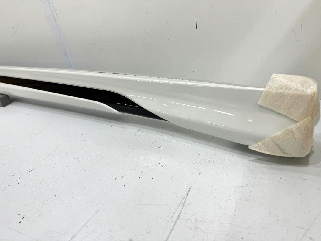 ヒトリさん　トヨタ60系ハリアー用 モデリスタ サイドスカート 右側