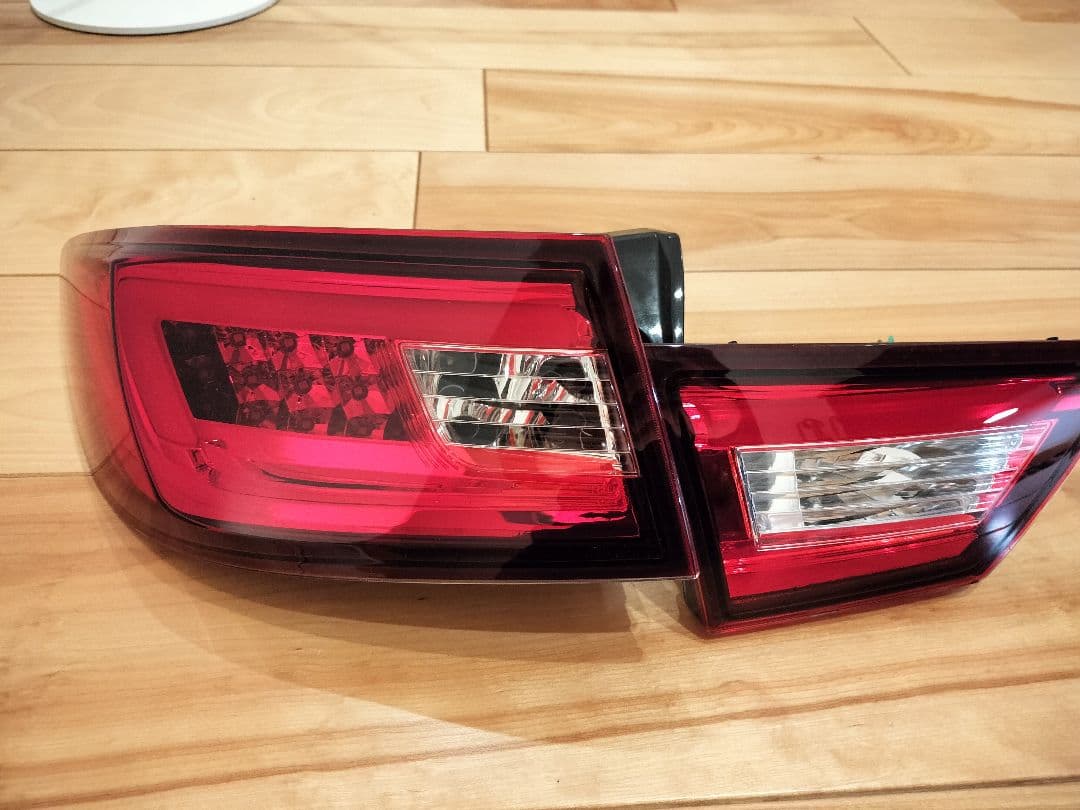 ★値下★ルノー ルーテシア4前期型用ファイバーLEDテールランプ