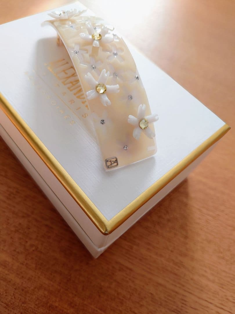 アレクサンドルドゥパリ お花のバレッタ フラワーシェイプ