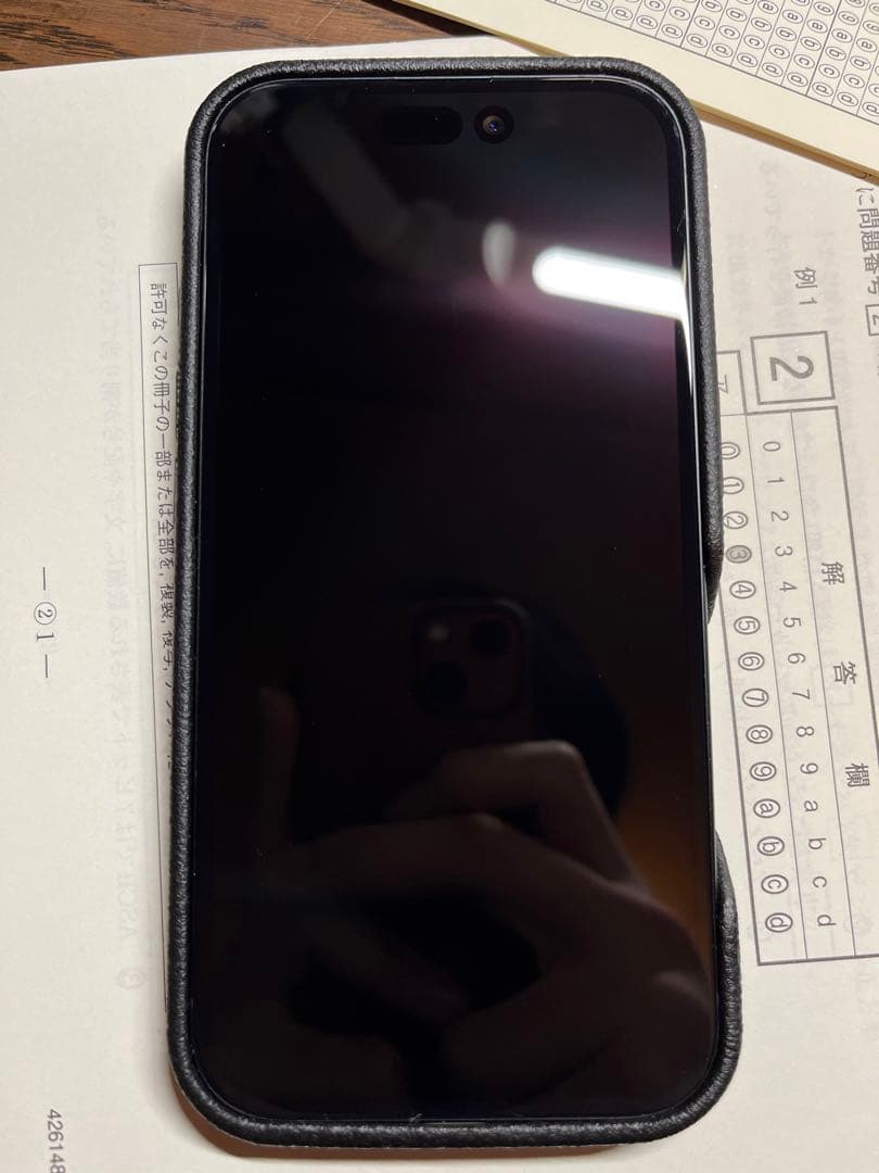 iPhone 16 128GB ブラック 高級レザーケース付き