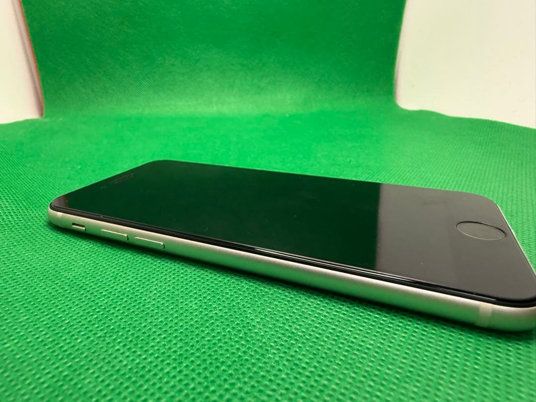 0557 IPHONE SE 第三世代128GB SIMフリー