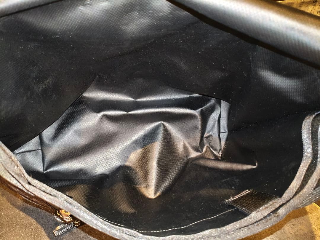 Chrome ブラック メッセンジャーバッグ　ショルダーバック　美品 26L