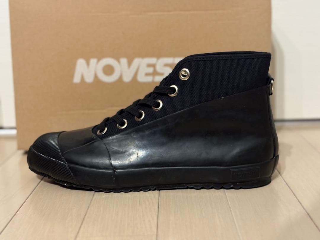 【防水】NOVESTA ラバースニーカー ブラック 42(27cm相当)