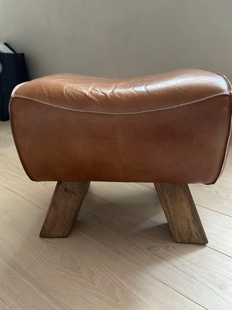 スツール　ミニスツール　オットマン　ウッドスツール　レザー　ころんと可愛い椅子