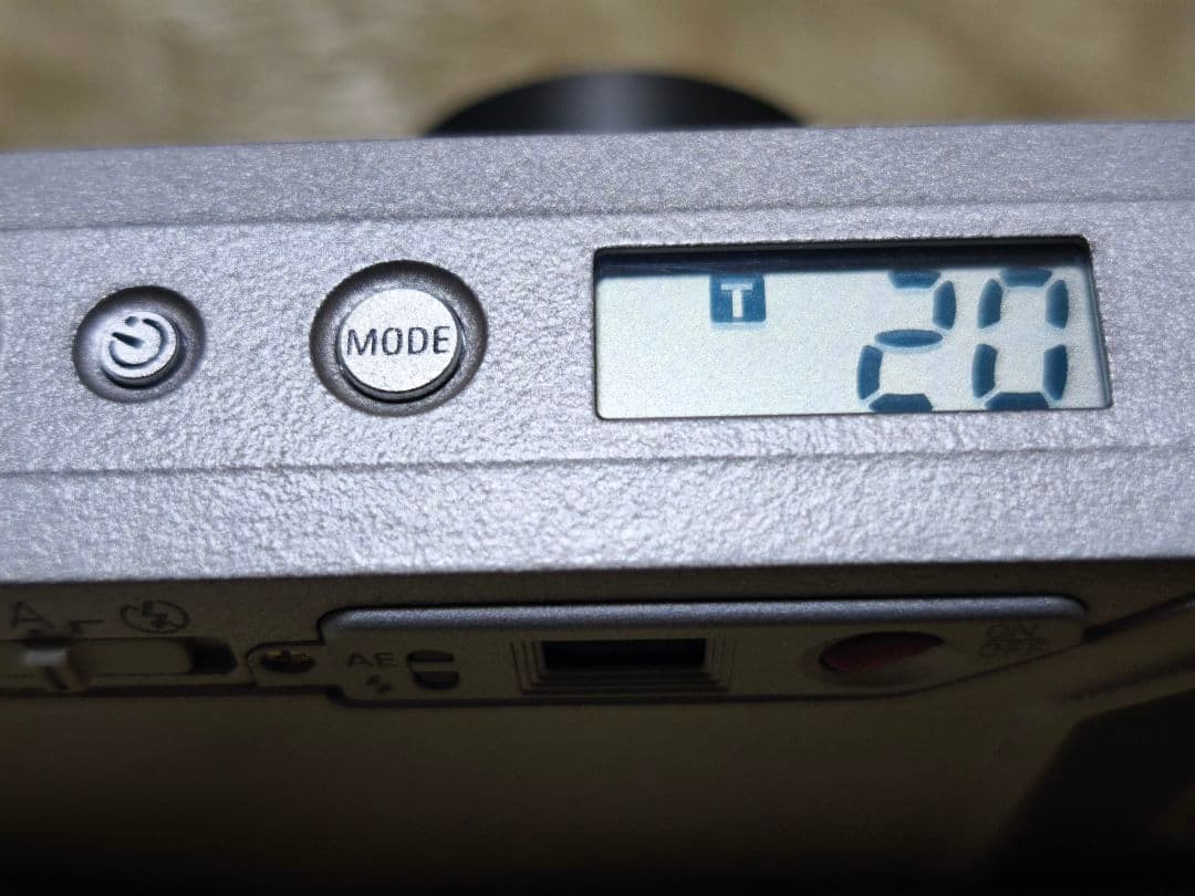 【超美品、箱付き】リコー　フィルムカメラ　GR1date　シルバー