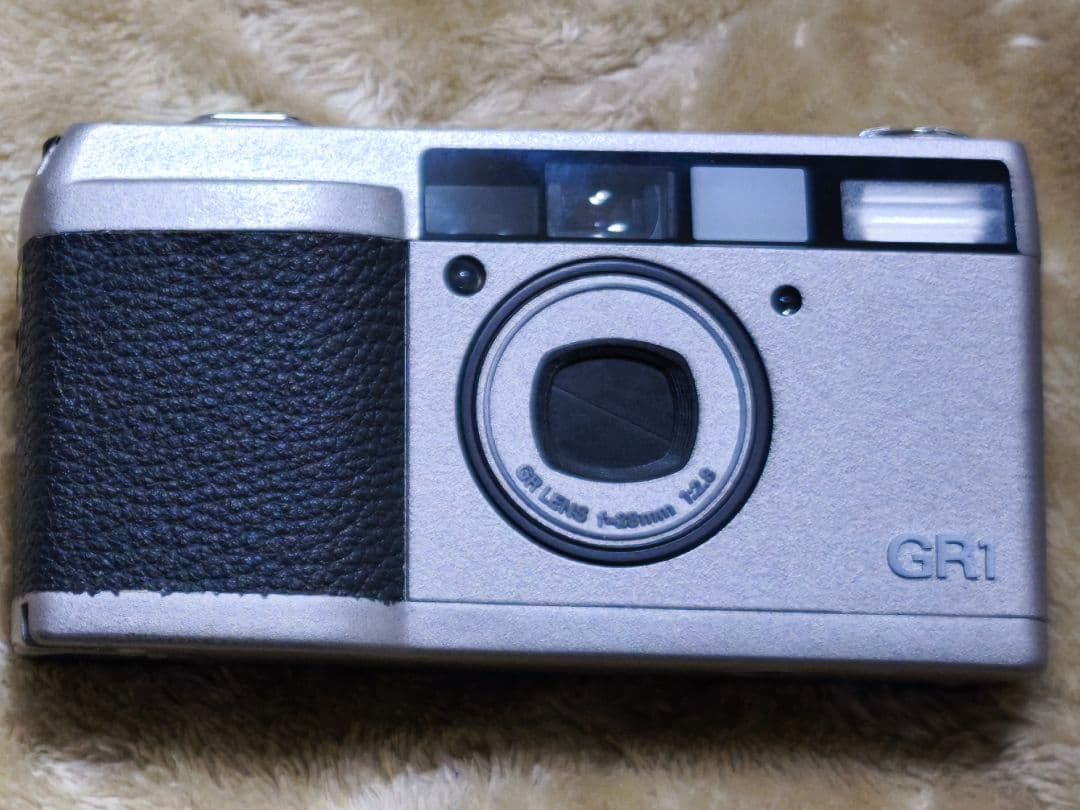 【超美品、箱付き】リコー　フィルムカメラ　GR1date　シルバー