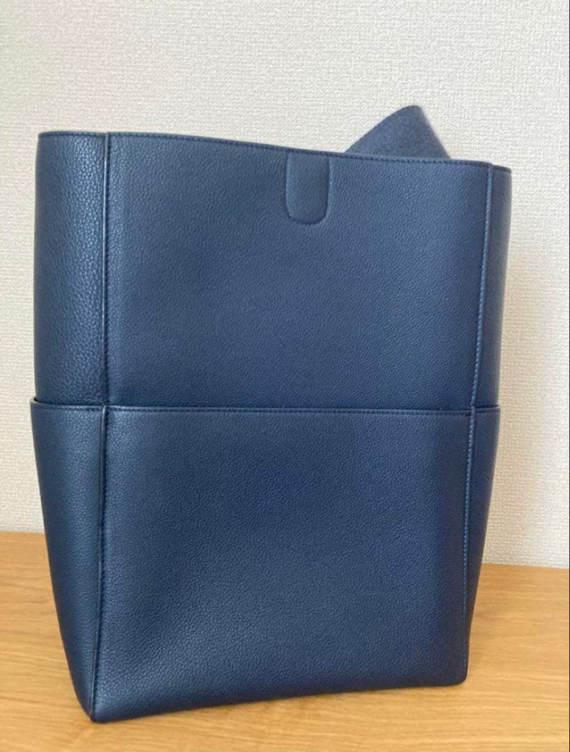 ✳︎mimiさま✳︎【美品】CÉLINE ネイビー サングル　ミディアム