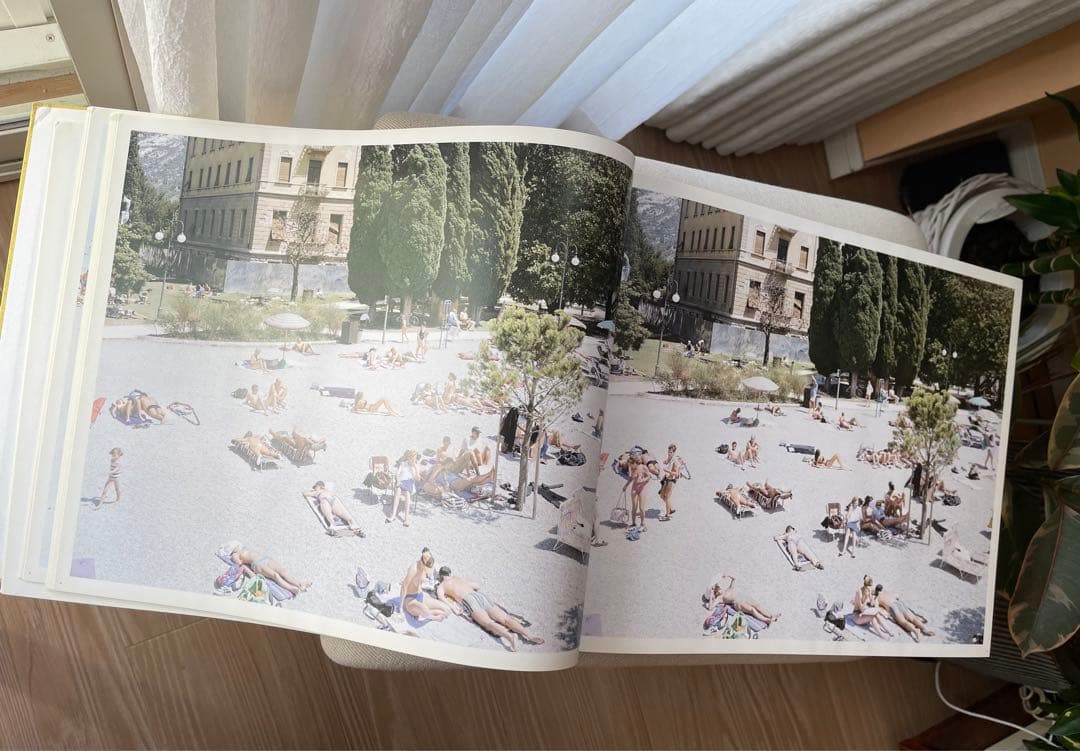 新品Massimo Vitali Landscape with Figures