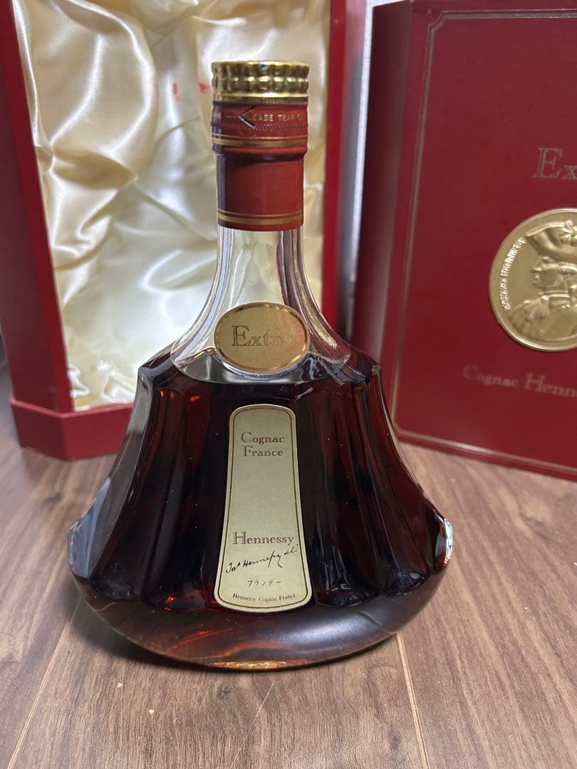 ヘネシー　パラディエクストラ 700ml