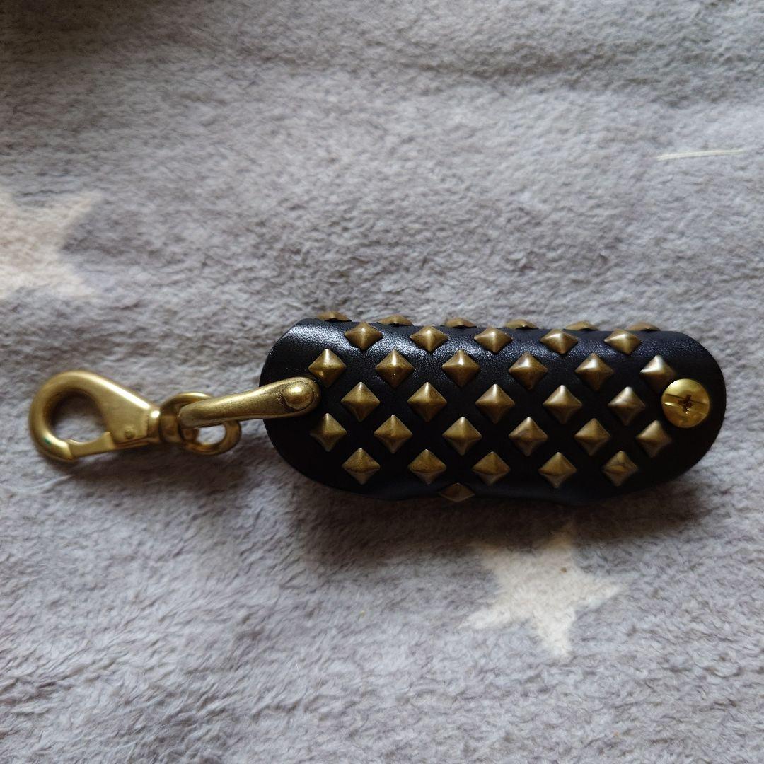 Caleeキャリー　レザースタッズキーケース