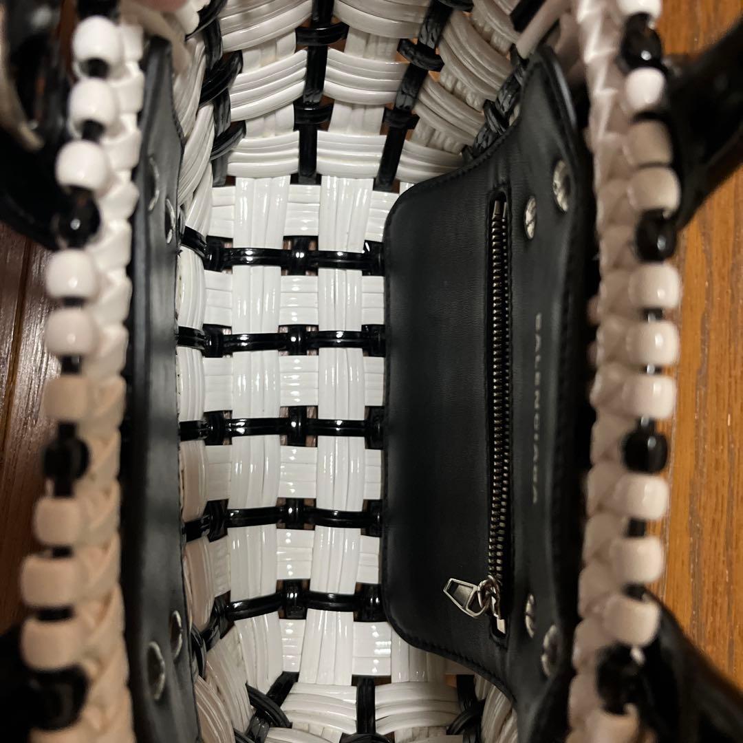 BALENCIAGA かごバッグ 白と黒 編み込み