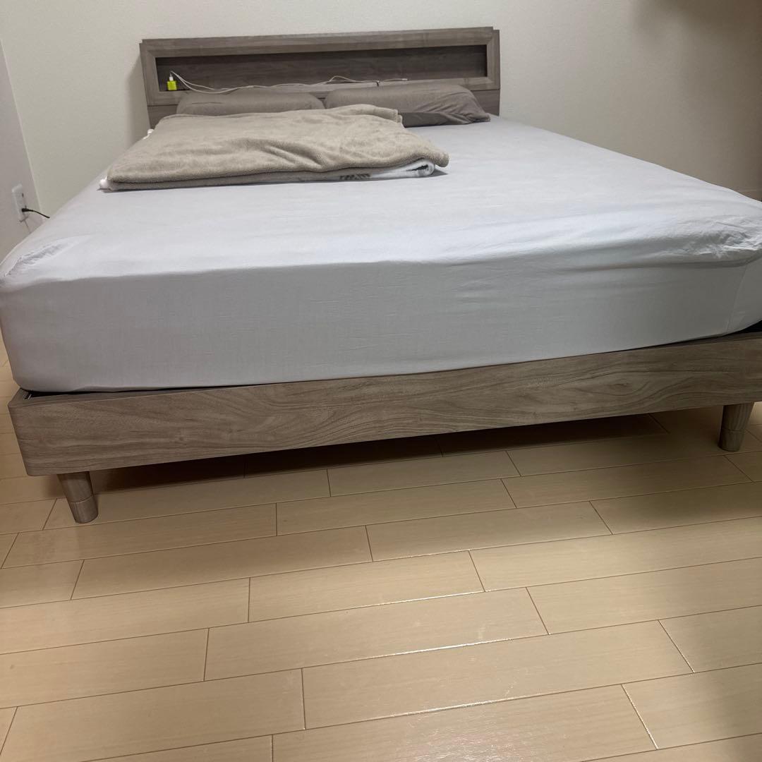 ダブルベッド 木製ヘッドボード　RASIK風　売れ残りのため価格変更