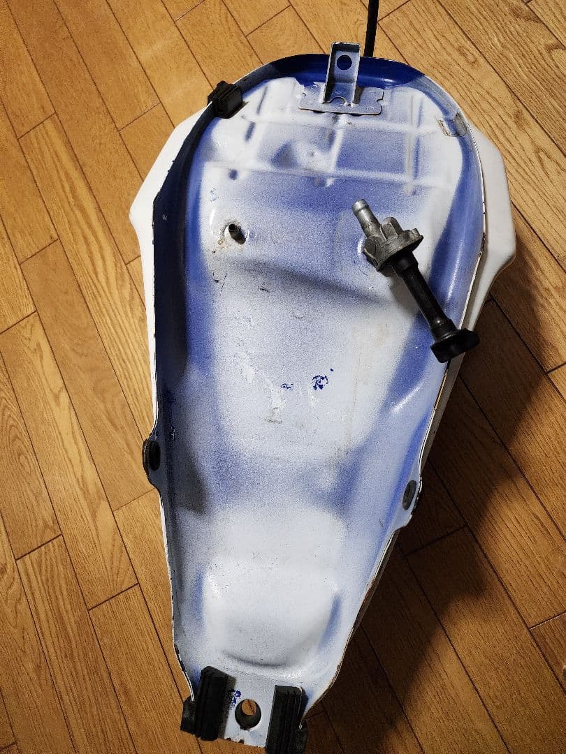 NSR250R MC18 88 燃料タンク 現状品 青テラ