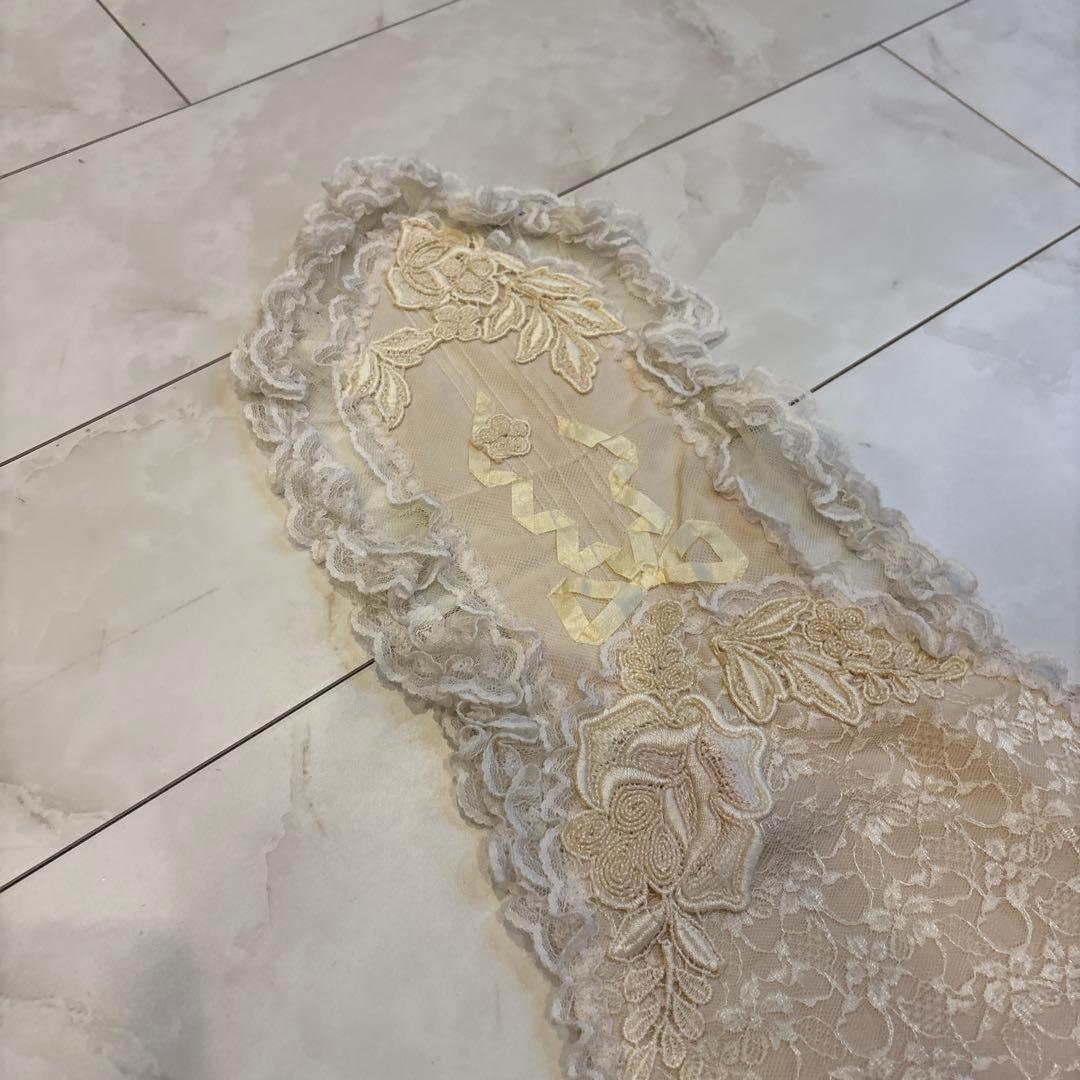 ヒスクローネ　アイボリー花柄レーステーブルクロス